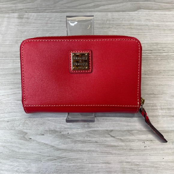 Dooney & Bourke Red Coated Canvas Compact Wallet Zip Pouch Credit Card Holder - Picture 2 of 16